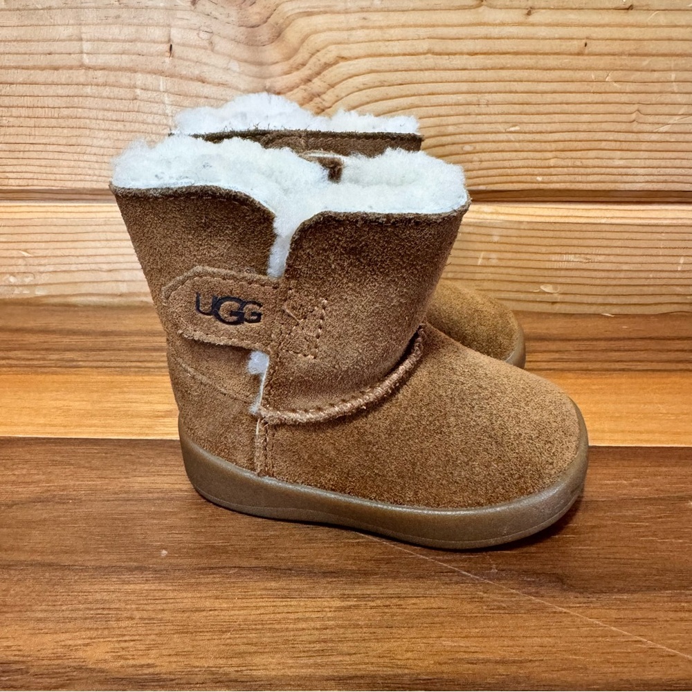 Baby Keelan UGG boots booties 2/3 brown suede winter snow rain girls boys fur